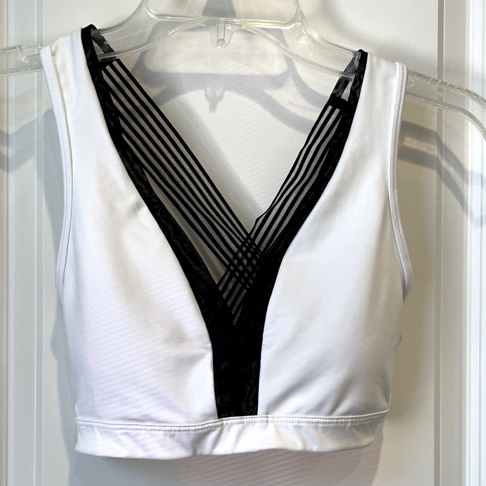 VSX Victoria's Secret Sexy Black and White V-Neck Sports Bra NWOT